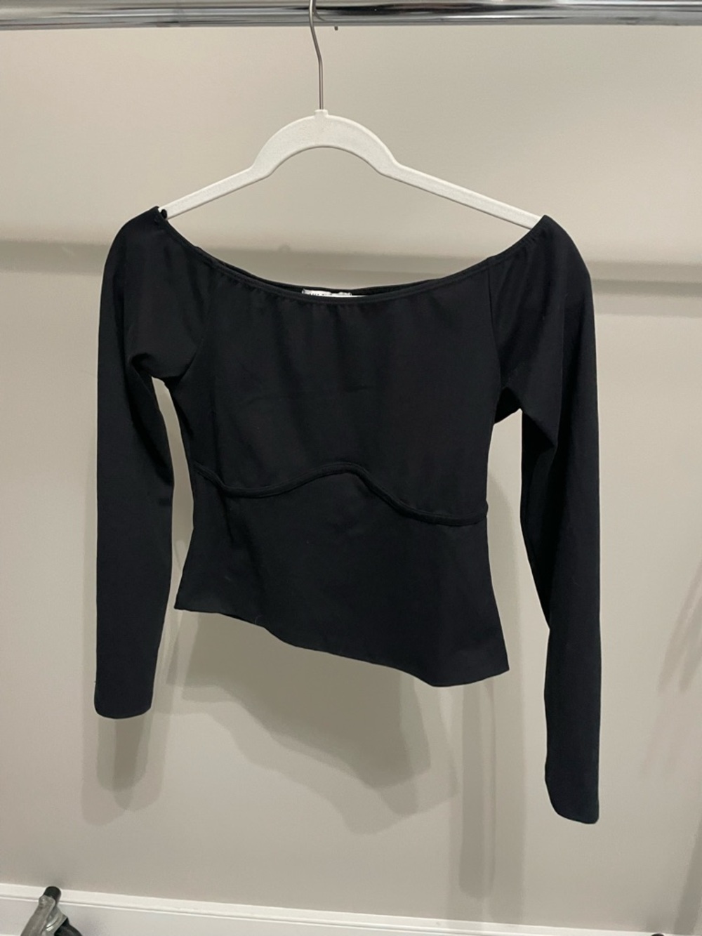 LNA Black Off-Shoulder Long-Sleeve Seam Detail Top